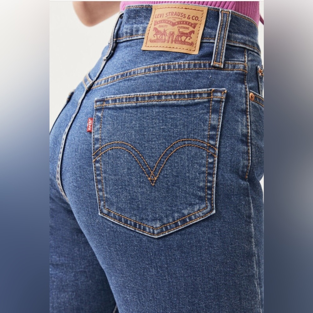 Levi’s wedgie skinny fit jeans dark wash size 28